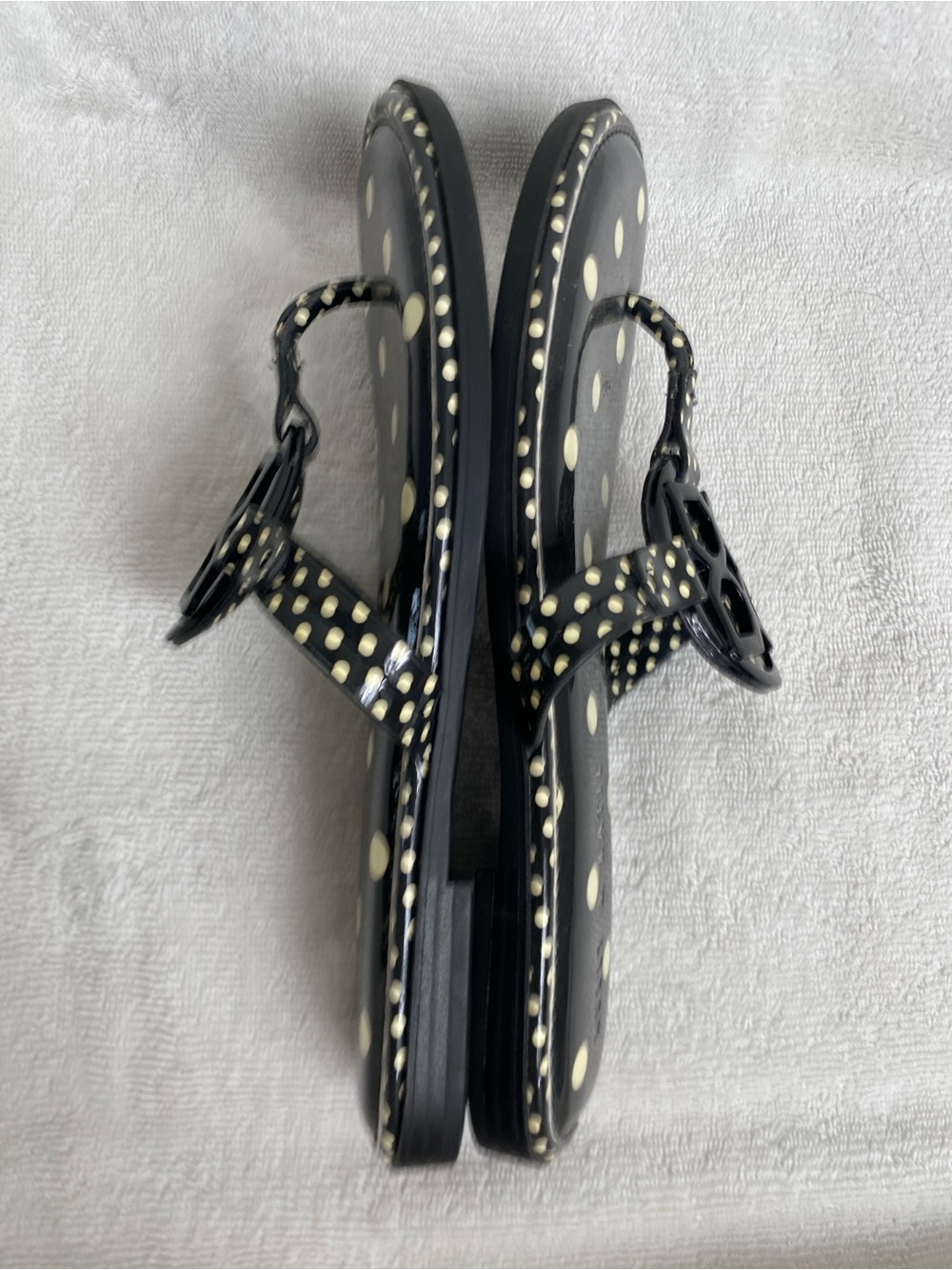 Kelly & Katie Women's Black Cream Polka Dot Faux Patent Leather Sandal Size 9.5 - Picture 4 of 12